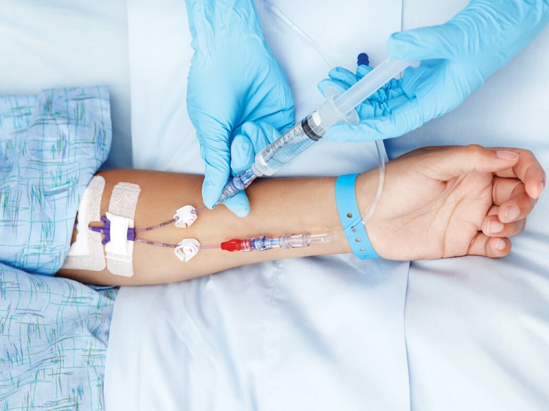 Hóa trị cũng được áp dụng cho người bệnh