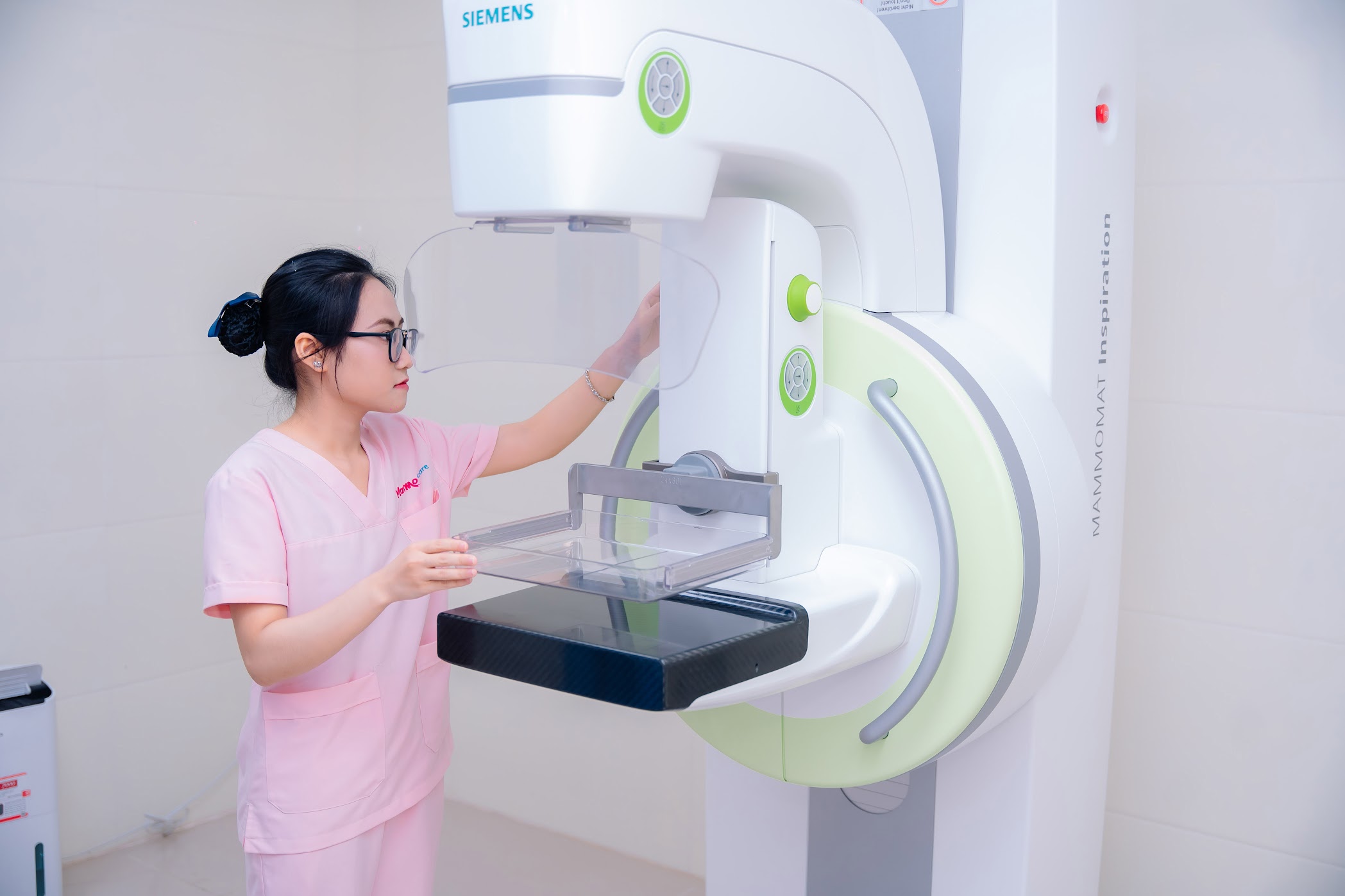 Khám ung thư vú: Chìa khóa vàng để phát hiện sớm và bảo vệ sức khỏe 